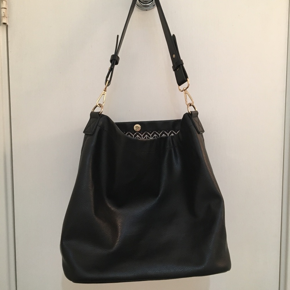 Antik Kraft Black bucket shoulder bag